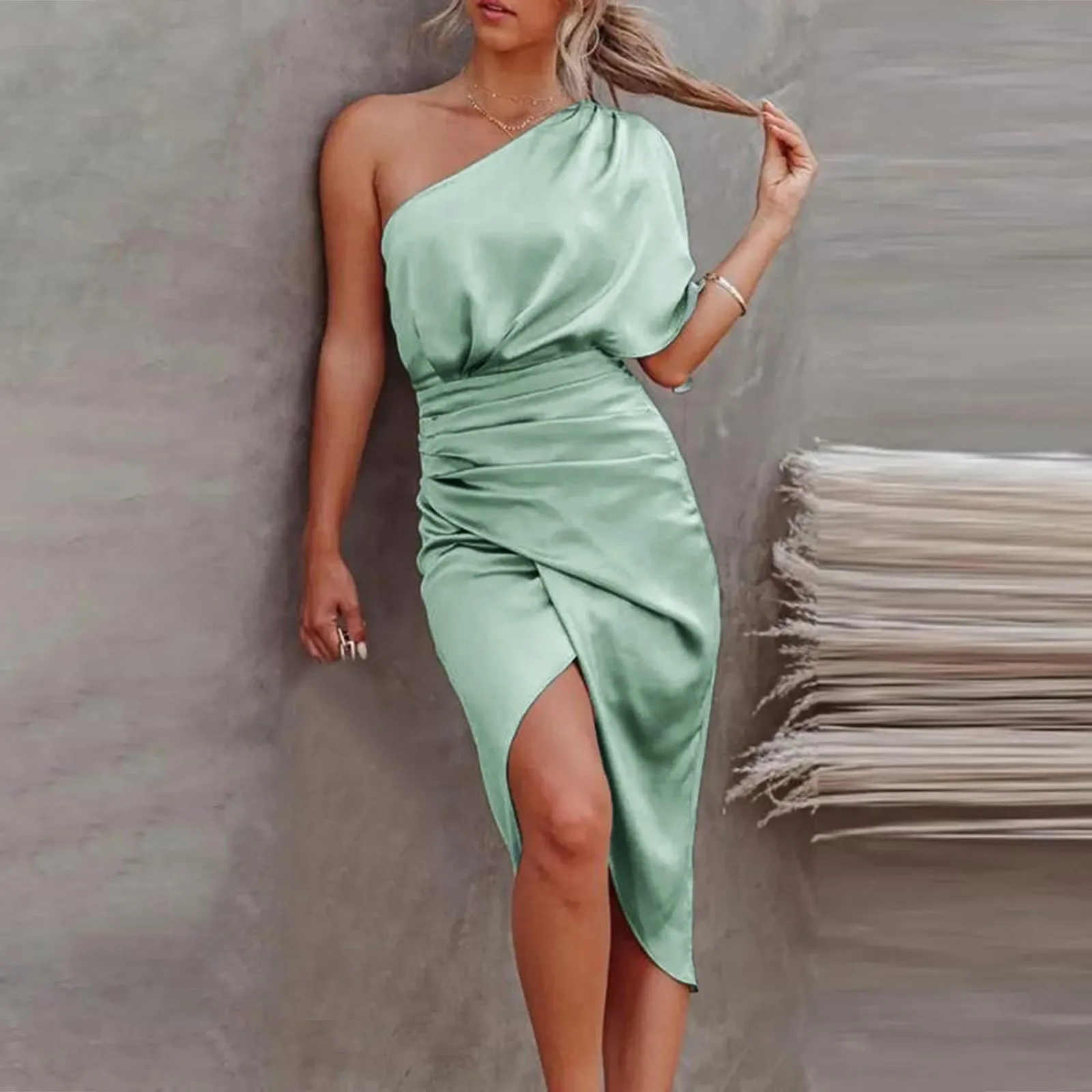 

Fashion One Shoulder Bodycon Dress For Women One Neck Solid Slim Waist Midi Dress Female Ruched Backless Party Club Dresses