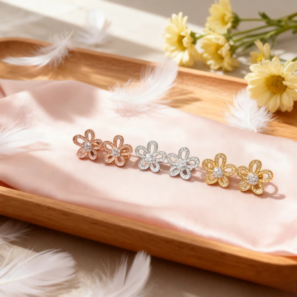 

White Ear Shoot New Sunflower Starry Flower Ear Shoot Rose Gold White Gold Yellow Gold 2025 Trendy Jewelry