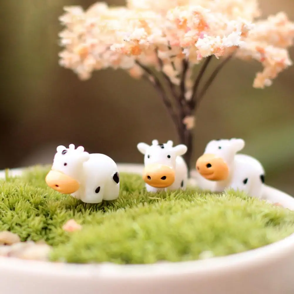 Mini Cow Statues Set of 20 Miniature Dairy Cow Figurines Black White Resin Cattle Models for Dollhouse Fairy for Microlandscapes