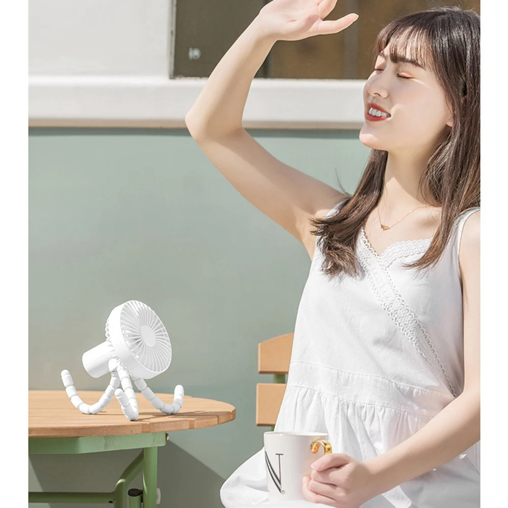Biurko z wygiętym statywem Mini wentylator Dormitorium Student Ręczny wentylator USB Biuro Dom Przenośny wentylator do domowego biura, zielony