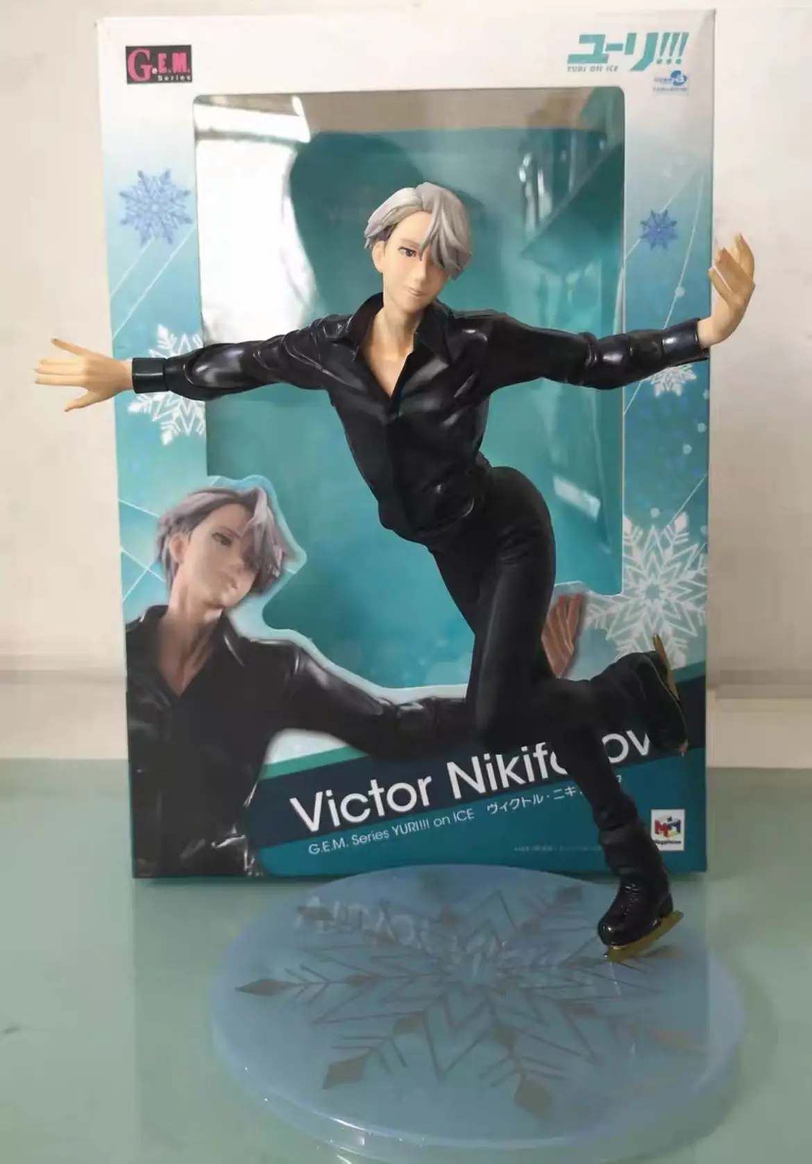 100% original: YURI!!! ICE23CM Yulivik Torvik on Ice PVC Action Character Animation Character Model Toy Character Collection