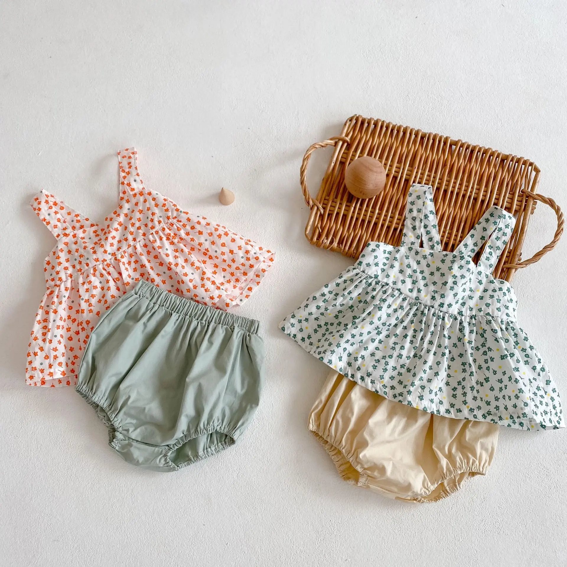 Instagram Summer New Sling Pullover Set Versatile Infant and Toddler Girl Baby Little Fragmented Flower Sling Top+Pants Set Two