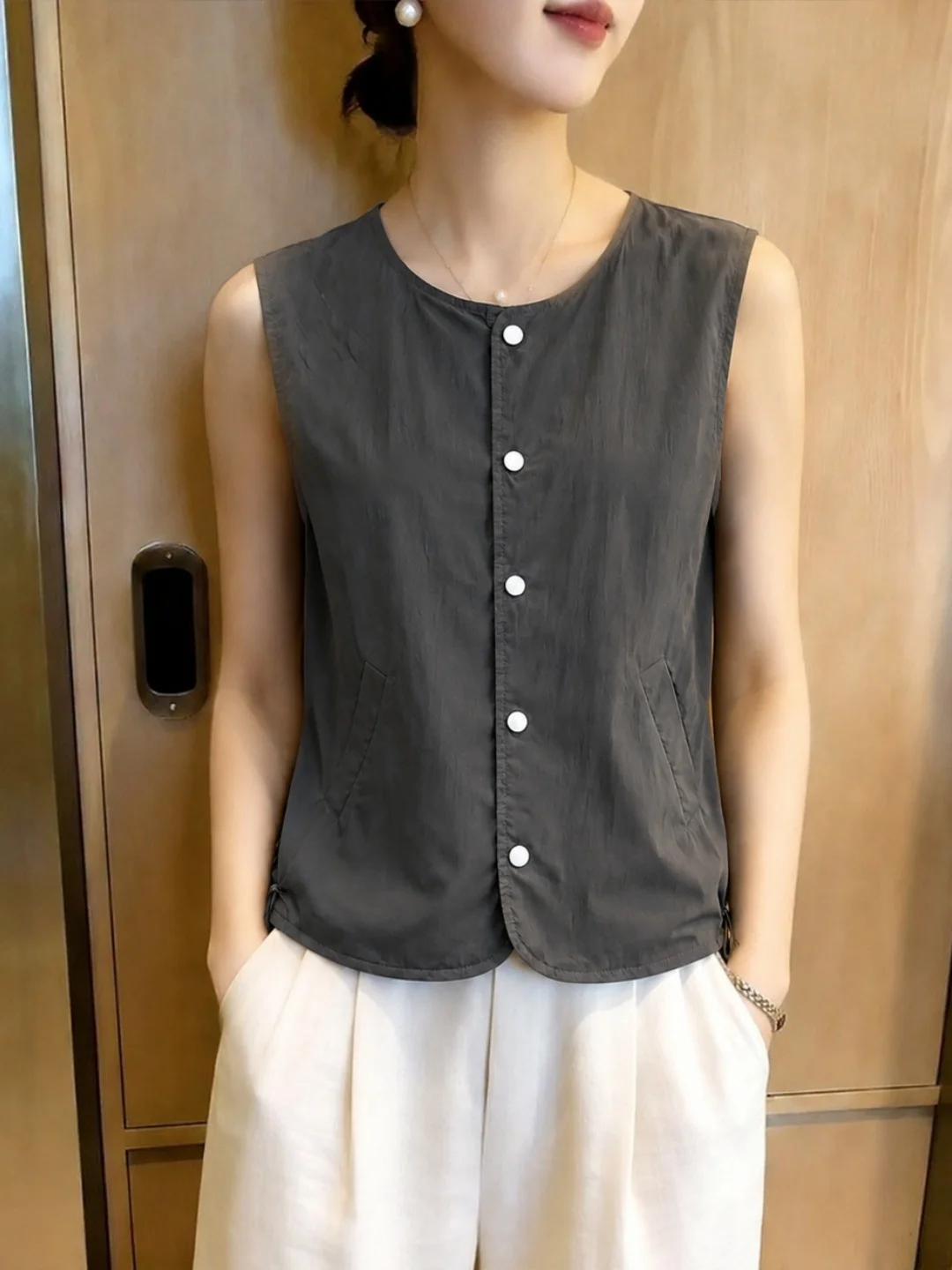 Elegant Single-Button Sleeveless Vest Versatile Slimming High-End Feeling Commute Style round Neck Regular Length Pure Color