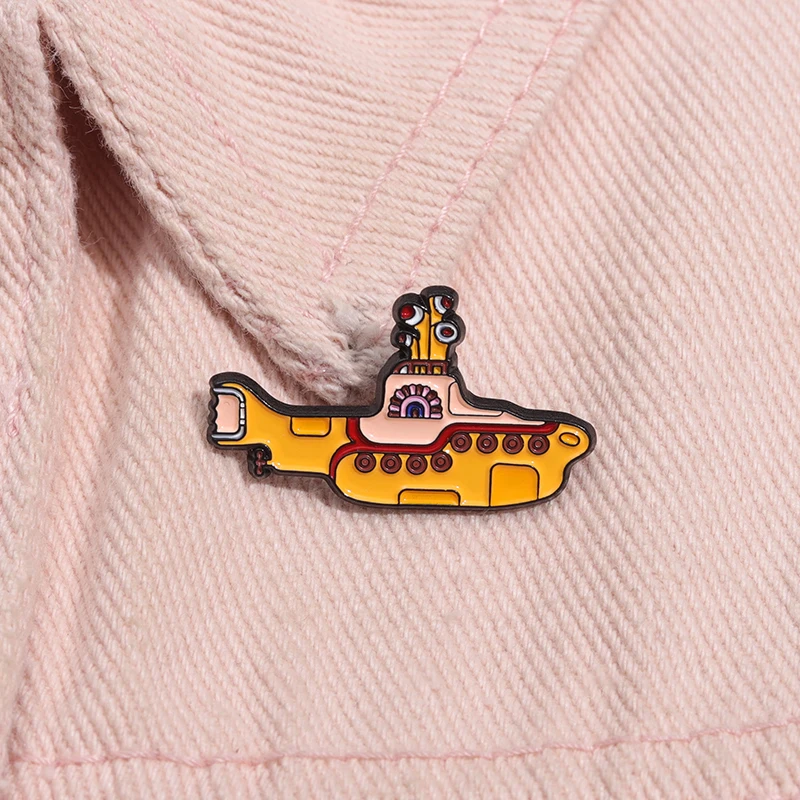 Comedy Anime film smalto Pin Yellow Boat Rock Band Pop canzoni spilla risvolto zaino Badge raccolta gioielli regali per i fan