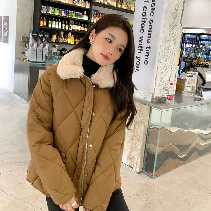 

Women's Winter New Chic Casual Warm Patchwork Lamb Wool Collar Lightweight Diamond Grid Cotton Jacket Ladies JJ1037