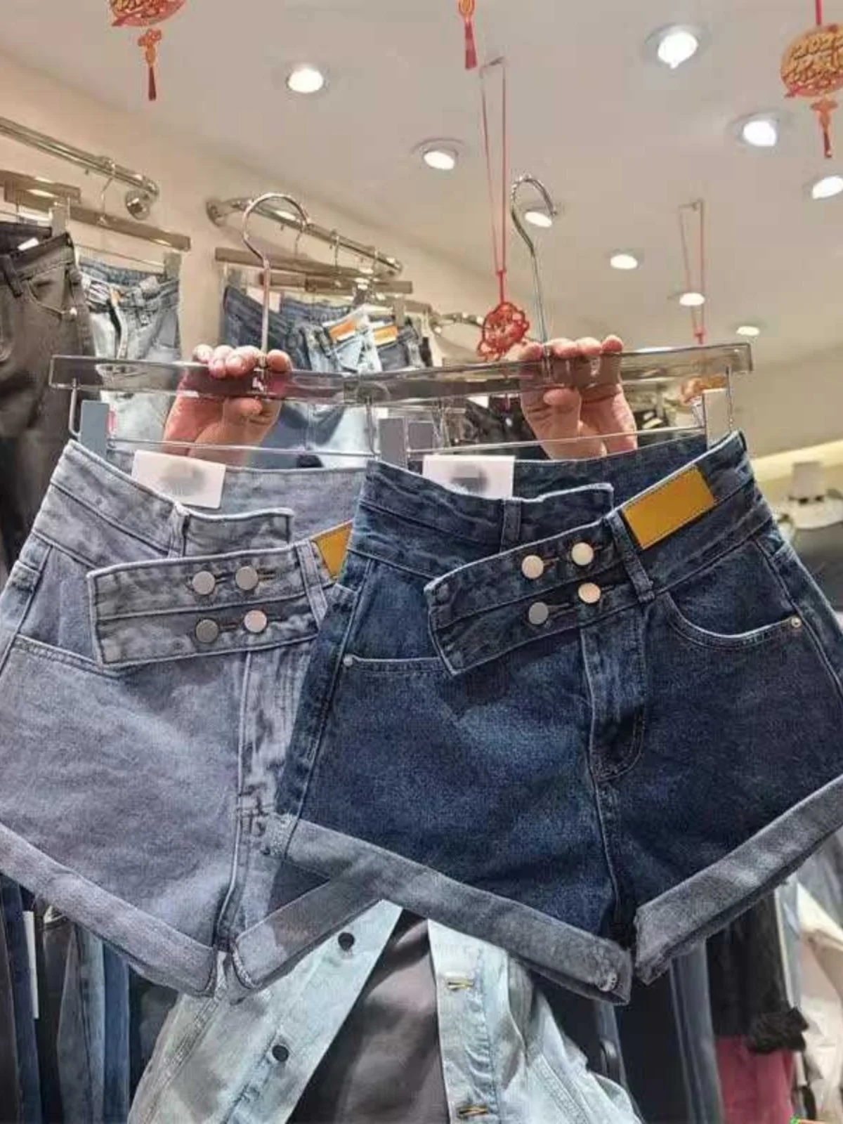 

Лето 2023, джинсовые ор с высокой талией, женские модные джинсы на колесиках с нерегулярными пуговицами, Ins Sle