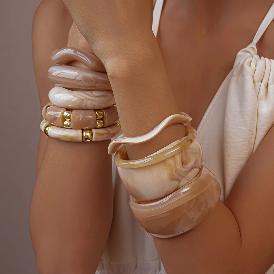 KMVEXO 2025 Autumn New Vintage Smudging Beige Coffee Acrylic Cuff Bangles for Women Wide Resin Bracelet Men Jewelry Accessories