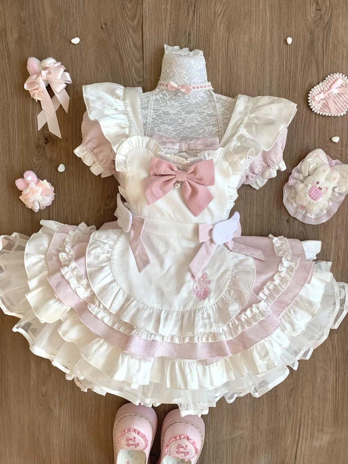 

Милое японское платье в стиле Лолита для девочек, розовое, с пышными рукавами, бантом на талии, белым фартуком и юбкой А-силуэта