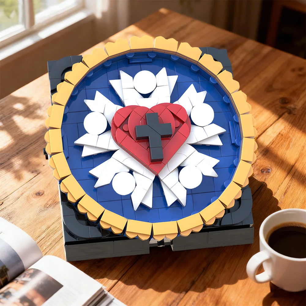 

Конструктор MOC «Роза Лютера»: Набор для сборки с крестом, сердцем, белой розой, синим полем и золотым кольцом. Декоративная игрушка для рабочего стола, подарок для взрослых.