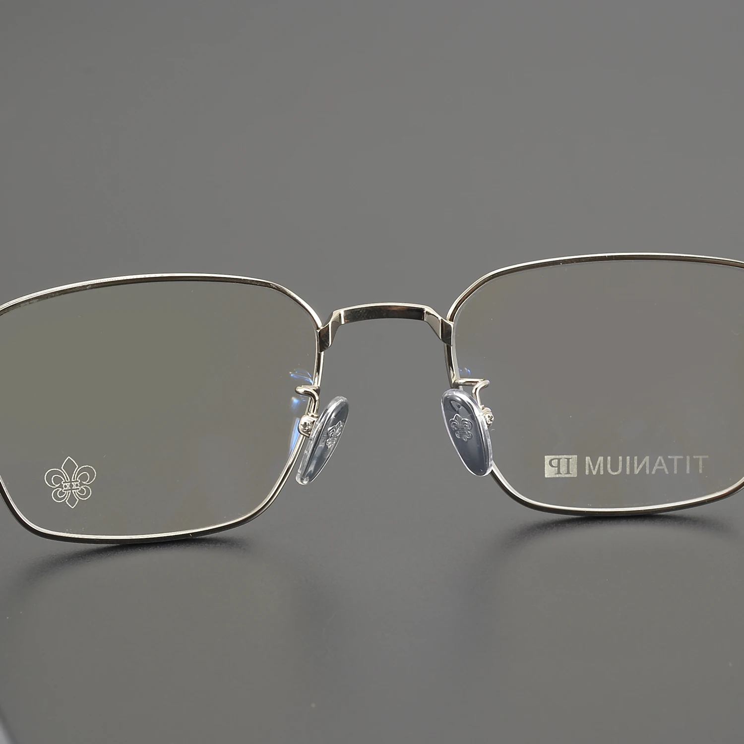 Lunettes de myopie à monture fine en métal rétro pour hommes et femmes, contrevenants optiques, titane, peuvent être jumelées avec anti-lumière bleue