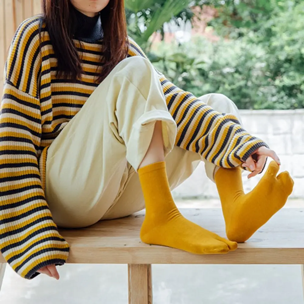 Comfortable Harajuku Split Toe Female Hosiery Candy Color Middle Tube Socks Two Toe Socks Couple Socks Two Finger Socks