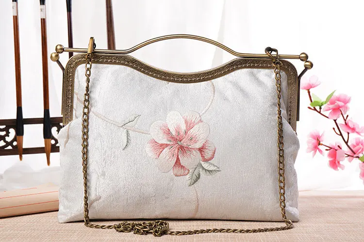 Female Vintage Retro Chic Floral Embroidery Victorian Medium Size Handbag Phone Kisslock Daily Side Sling Shoulder Bag for Hanfu