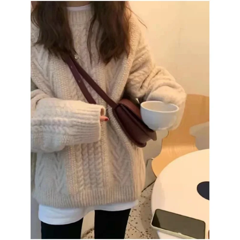 Herbst und Winter 2024 neue Twist Loose Wear Rundhals-Pullover verdickter Pullover Pullover Lazy Style einfarbiger Pullover