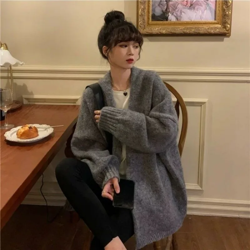 Autumn knitted sweater cardigan jacket  new loose fitting autumn and winter outfit, soft and luxurious feeling