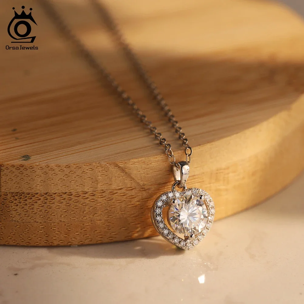 

ORSA JEWELS Luxury D Color Moissanite Necklace Women Set S925 Silver Heart Design VVS Diamond Pendant Fashion Jewelry MON10