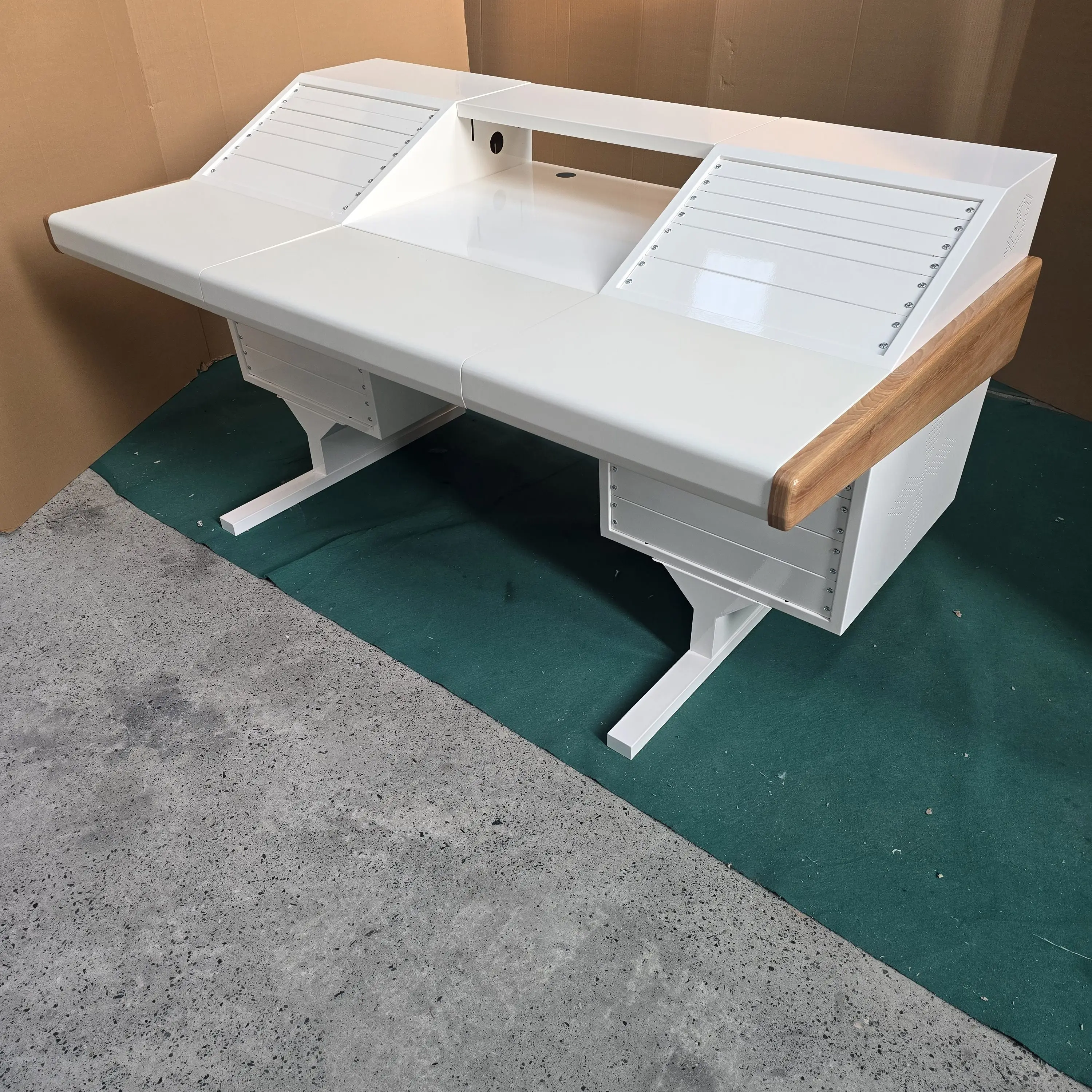White Audio Desk Recording Studio Workstation Mixing Console Table Control Desk for Music Production