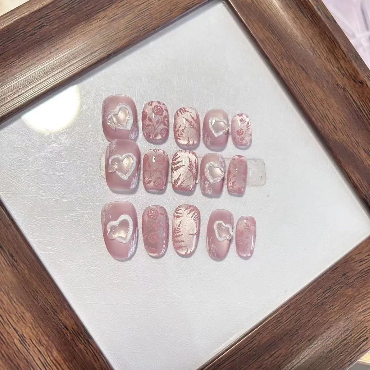 

10pcs Garden Dazzling Handmade Press on Nails Cat Eye Nail Art Glass Bead Heart False Nail Short Square Full Coverage Nail Tips