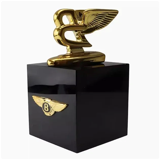 R Logo Little Gold Man and B Logo Wings Decoration High-End Home Living Room and Sample Room Car Shop Simple Decoration