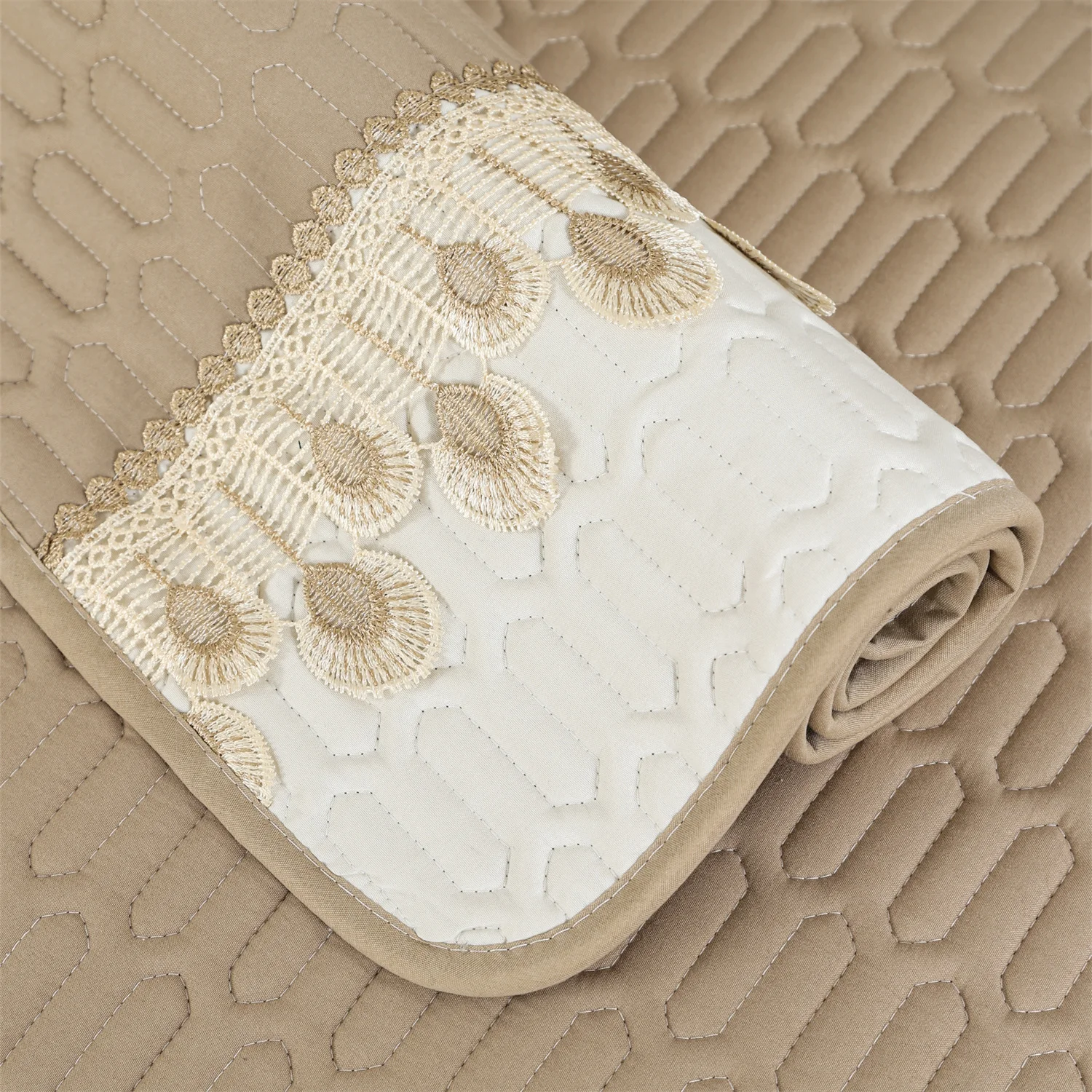 1pc Capa de Sofá Luxuosa com B - Embroidery Quilt Cover avaliação e preço
