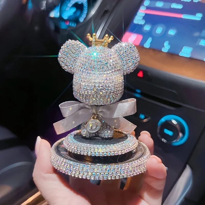 Sparkling Diamond Crown Bear Car Ornament: Add a Touch of Luxury to Your Car\'s Center Console!