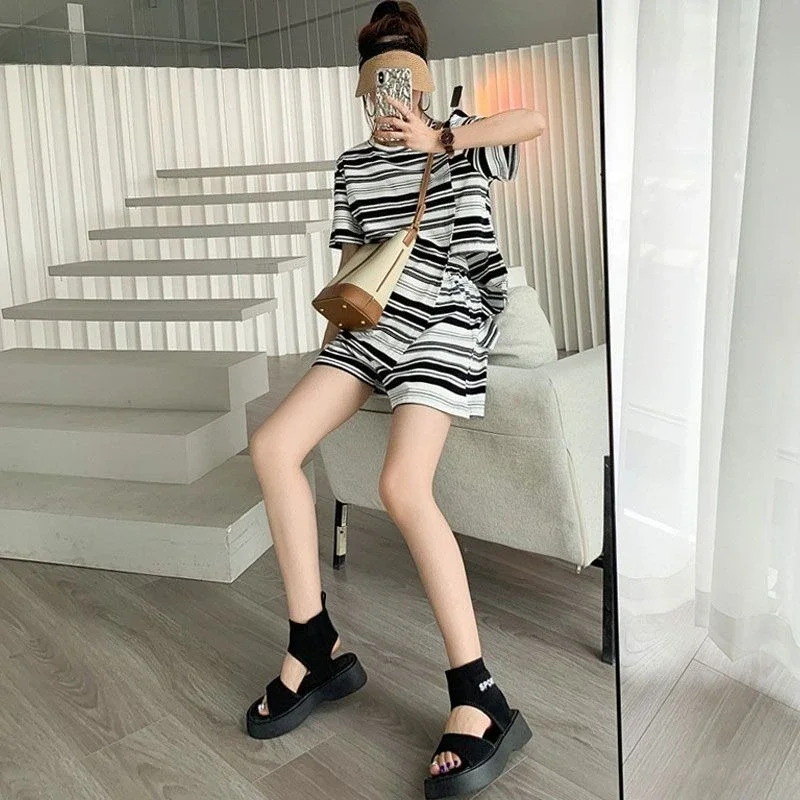

Loose Women's Short Sets 2 Pieces Summer Fashion 2025 Trends New Products Top and Bottom Tailor Promotion Matching Female Shorts