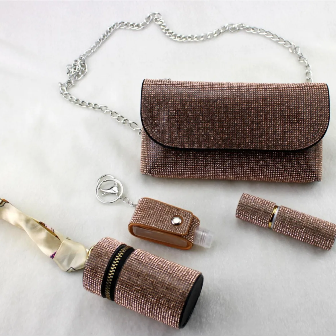 

Fashion Trend Daily Matching Mobile Phone Bag Mouth Red Envelope Spray Bottle Four-piece Set