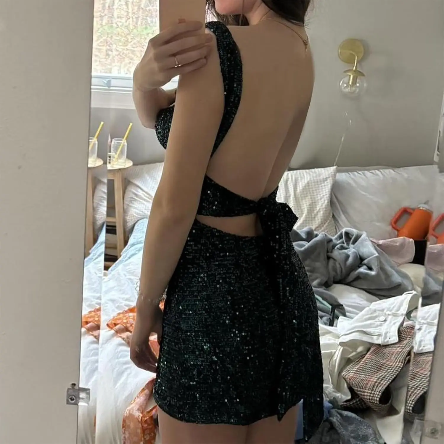 Short Sequin Homecoming Dresses for Teens Square Neck Sparkly Tight MIni Cocktail Party Gown with Slit Sheath Sexy Prom Dress