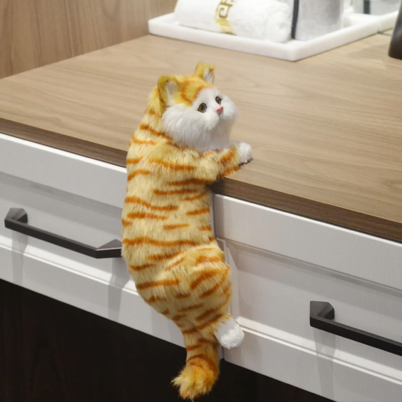 Simulation Cat Animal Model Realistics Life-like Stuffed Interactive Pet Toy For Office Decoration