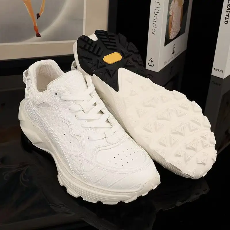 2025 جديد وصول موضة جلد التمساح البطن حذاء كاجوال الرجال ، الذكور أحذية رياضية من الجلد الطبيعي pdd635