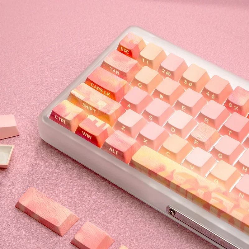 

Pink Story Oil Painting Theme Transparent Transparent PBT Side Engraved Keycaps Hot Sublimation 130 Keys OEM Keycaps