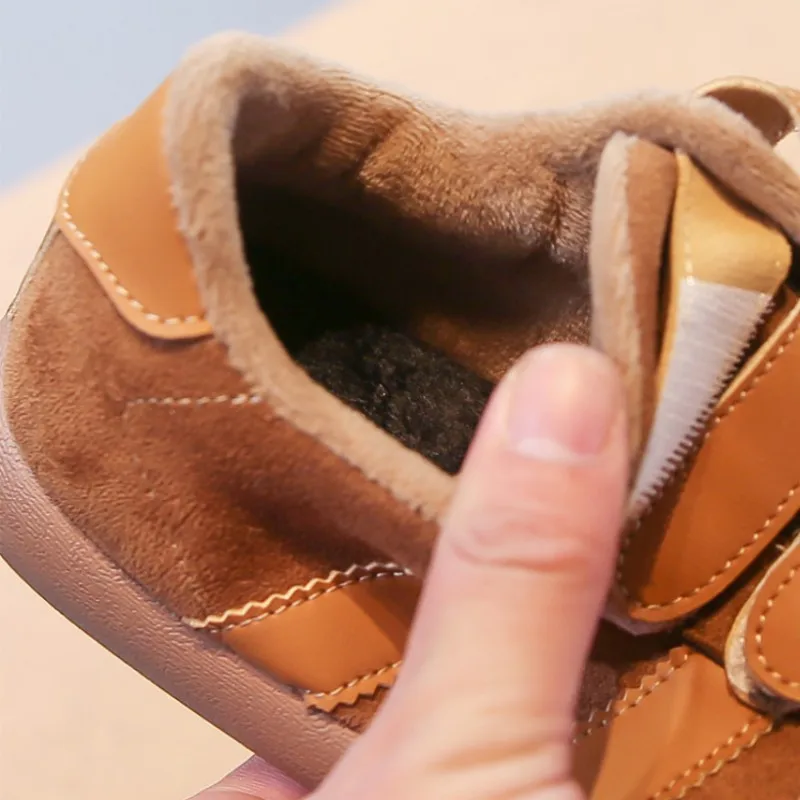 Khaki Boys' sports shoes 2025 winter new children's casual cotton shoes retro velvet Baby girls' shell toe board shoes 23-37