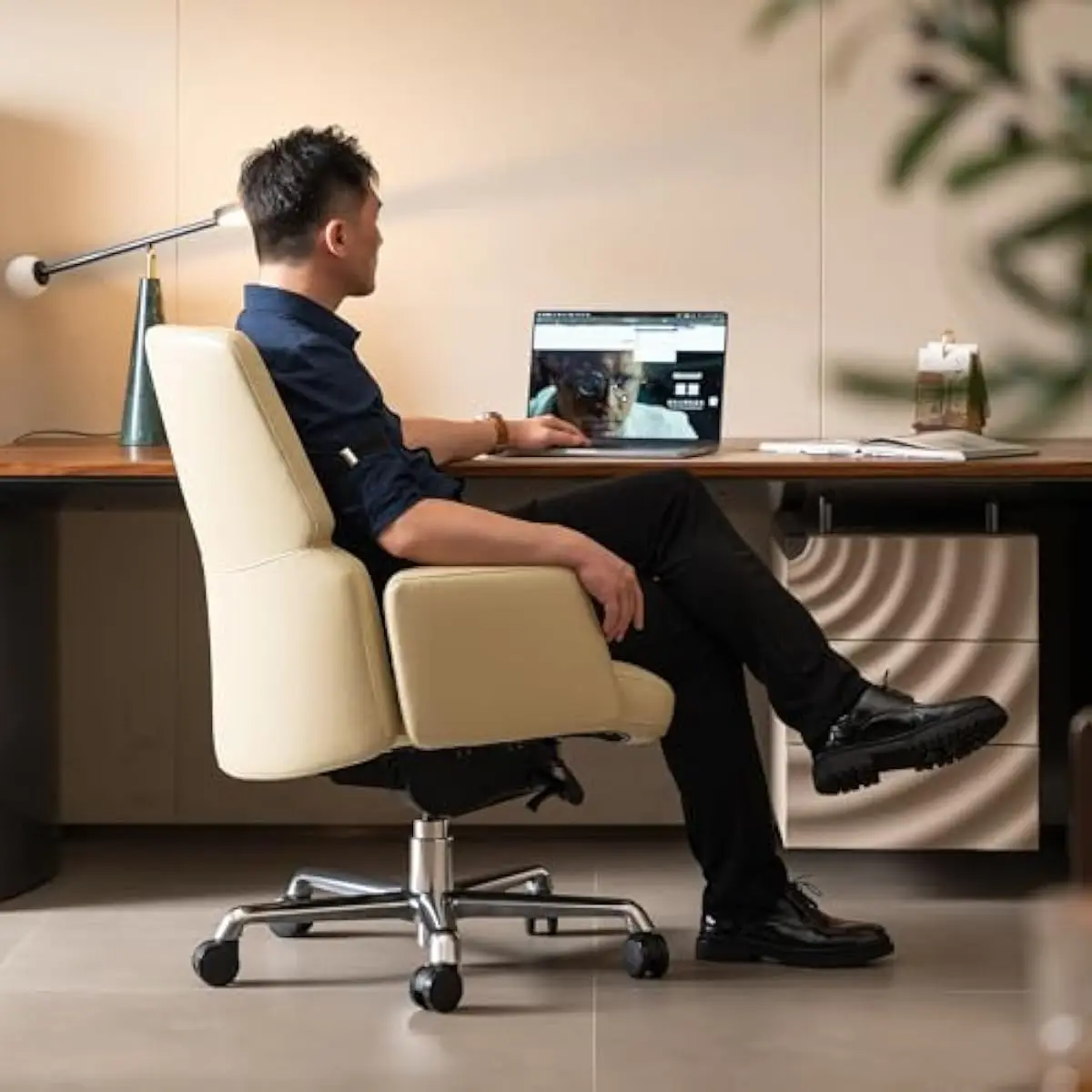 Luxury Executive Chair Crafted from 2mm Italian Top Grain Leather • Ergonomic High-Density Foam Cushioning • Adjustable Height D