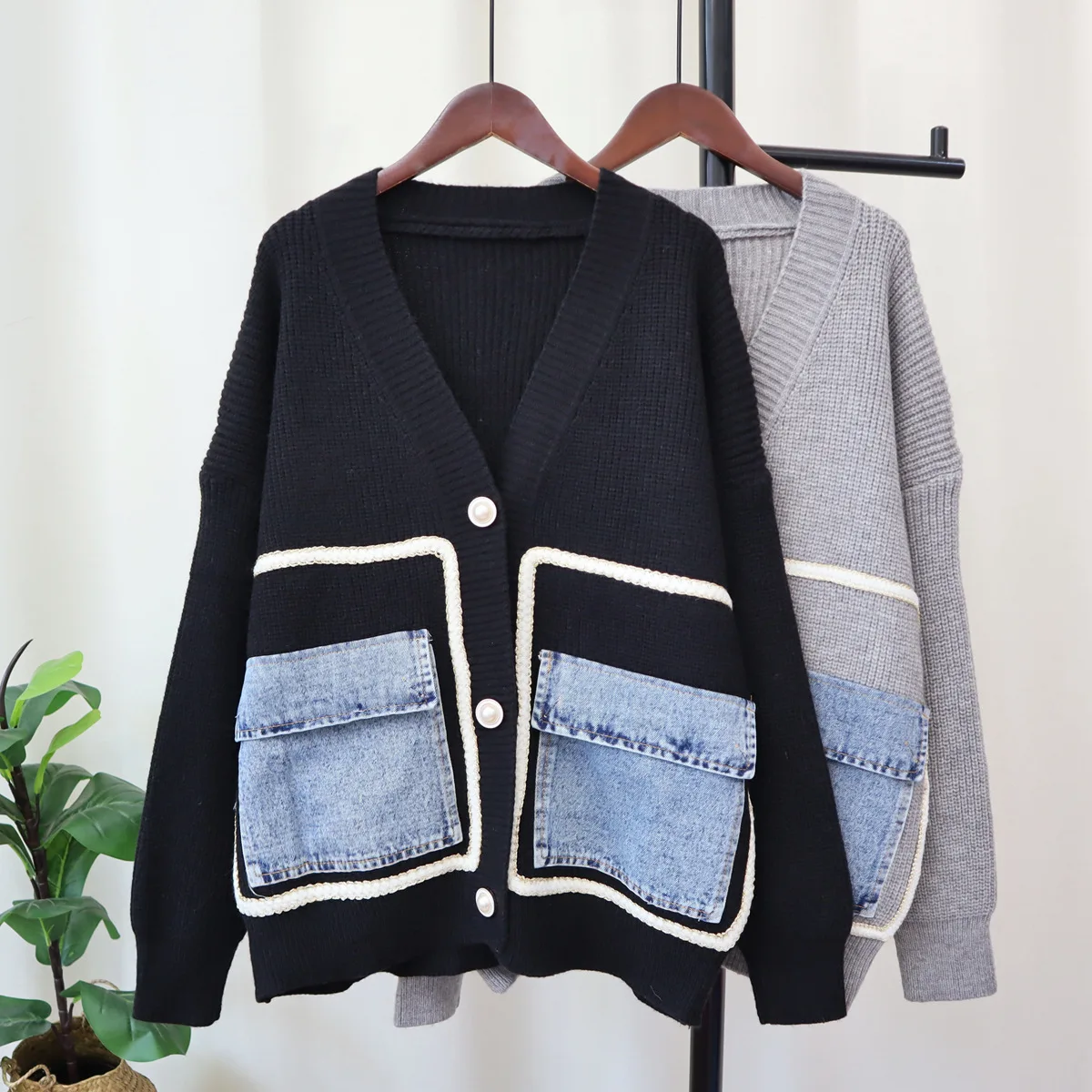 [EWQ] V-Neck Loose Cardigan Women Long Sleeve Single Breasted Denim Pockets Sweater Coat Knitted Clothing Autumn 2024 Winter New