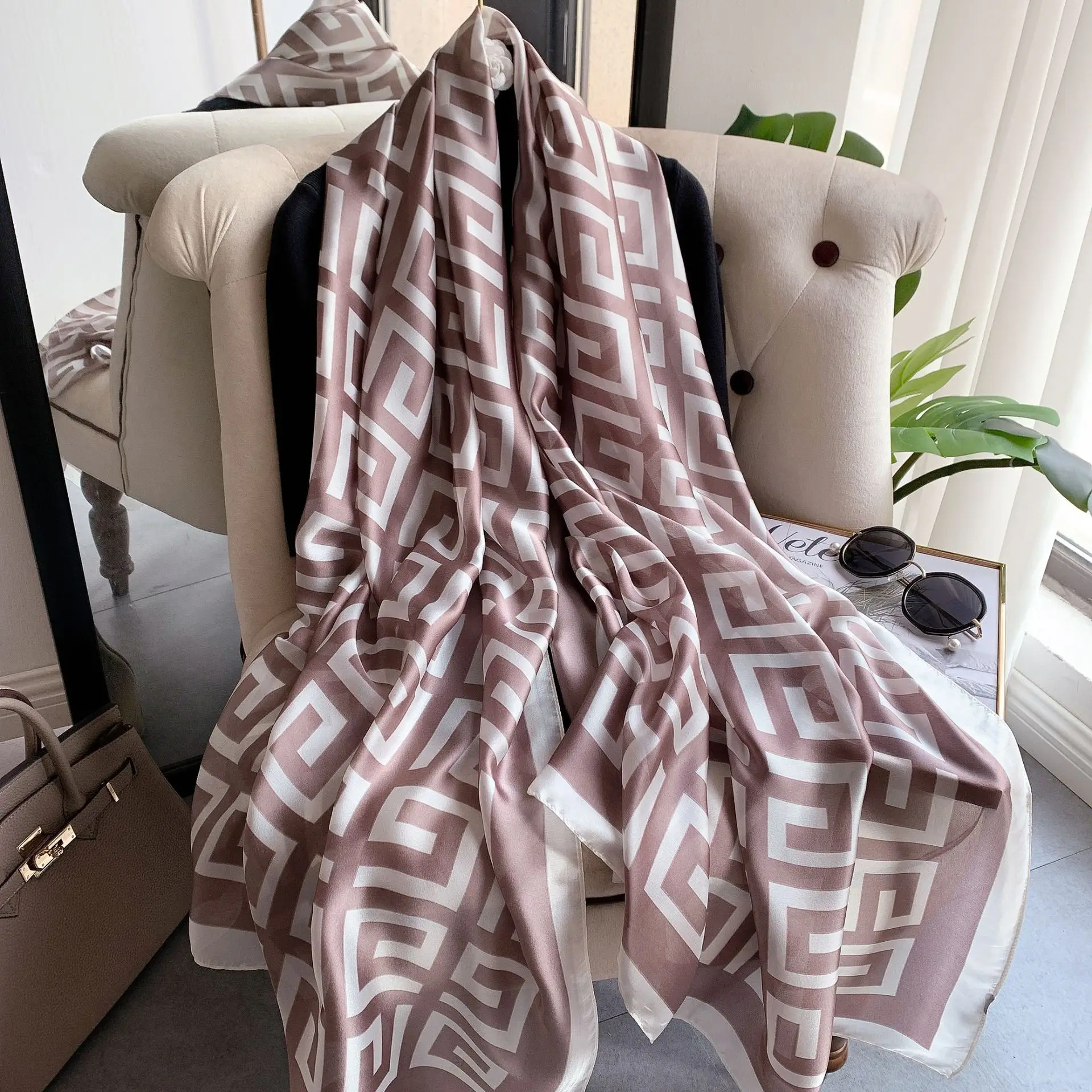 2024 New Design Brand Silk Scarves Summer Women Shawls and Wraps Print Hijabs Scarfs Foulard Femme Pashmina Beach Stoles Luxury