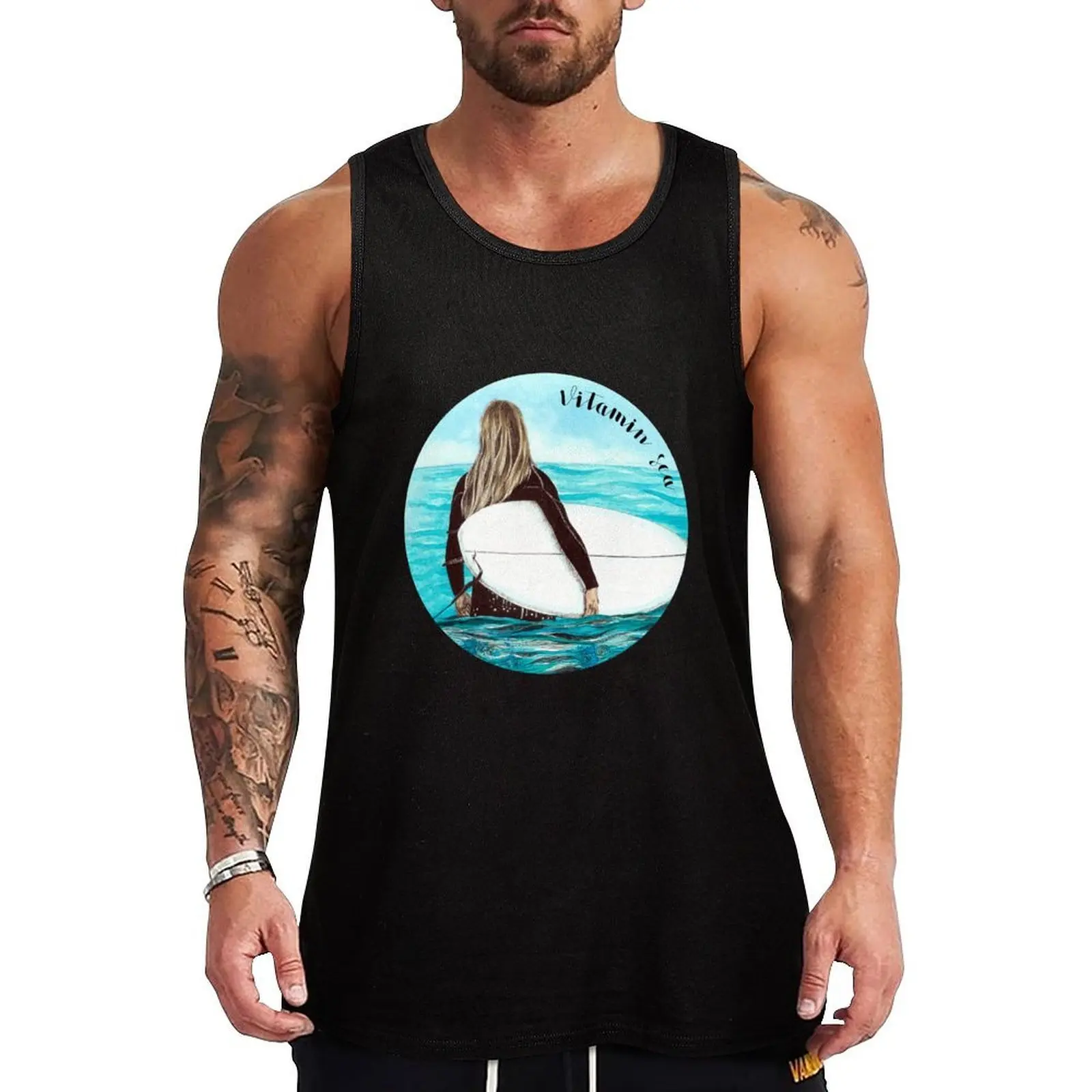 Vitamin Sea - Chica surfista rubia con tabla de surf blanca en agua turquesa Camiseta sin mangas de corte clásico para uso diario