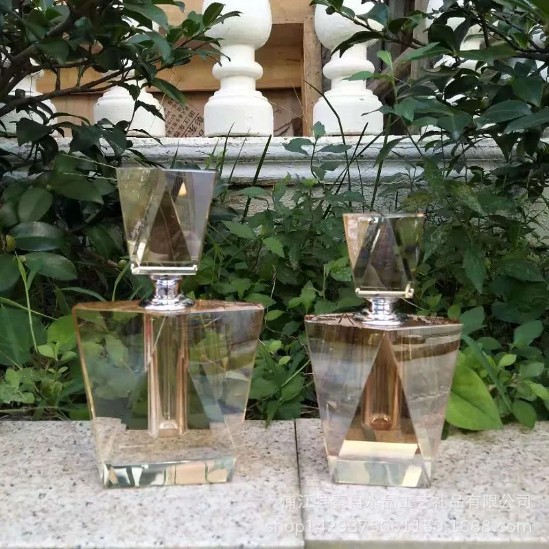 Home decoration ornament crystal perfume bottle, crystal aromatherapy, all handmade crystal home soft decoration gift ornament