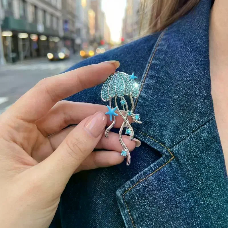 Jellyfish Butterfly Brooch for Women & Unisex - Cute Life Animal Pin, Trendy Office Birthday Party Friend Gift Jewelry