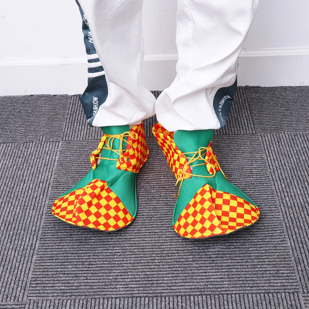 A Pair Of Bright Color Clown Shoes Durable Reusable Halloween Costume Party Carnival Masquerade Adult Women Men One Size Fit