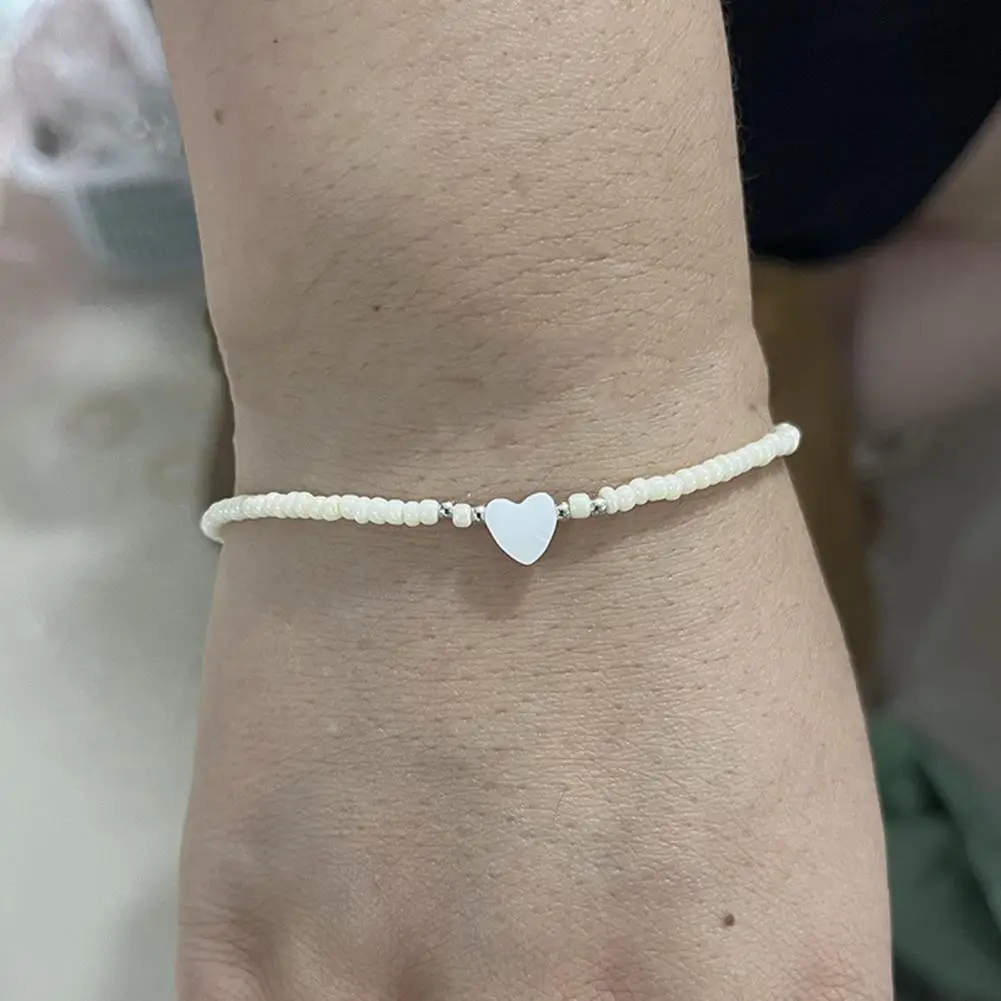 Relatives Gift Anklet Bohemian Style White Shell Beads Anklet with Heart Pendant Adjustable Length Lady Bracelet Beach for Women