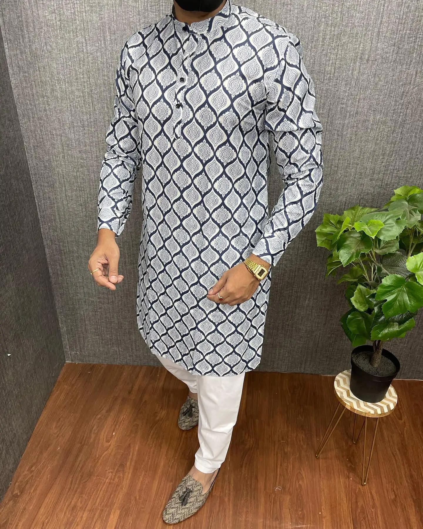 نسخة 2026 من نمط الشرق الأوسط رداء إسلامي شخصية برونزية متوسطة الطول بأكمام طويلة فستان عربي إسلامي للرجال #5