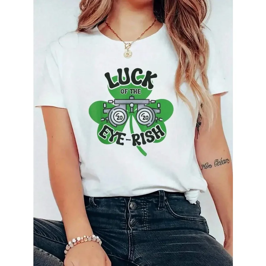 Camiseta Groovy St Patrick Day Irish Green Lucky Optometrist Shamrock con estampado de trébol, cuello redondo, manga corta, informal, para mujer