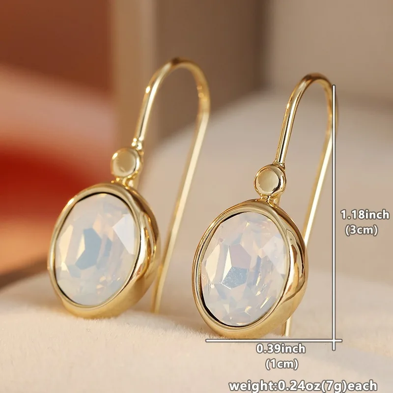 Vintage Ohrringe mit eingelegten weißen Steinen für Damen, trendige goldfarbene geometrische Ohrringe für den Alltag, Party-Schmuck, Jubiläumsgeschenk – Detail 2