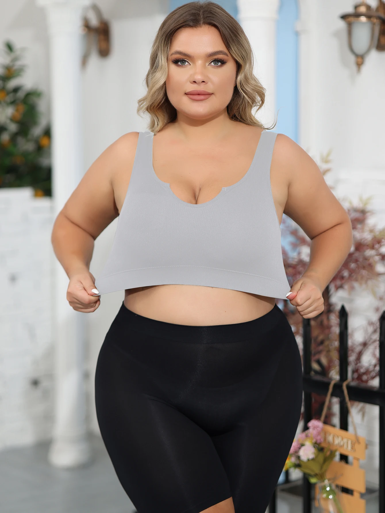 Der Damen-Unterwäsche-BH in Übergröße ist bequem, ohne Bügel, gerafft, um die Seitenbrüste zu schließen und ein Durchhängen zu verhindern