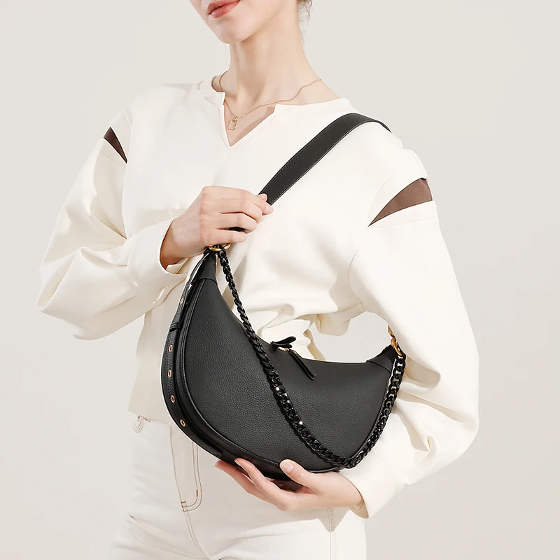 Real leather women\'s bag, fashionable luxury dumpling bag, new shoulder bag, high-end designer, large capacity chain handbag