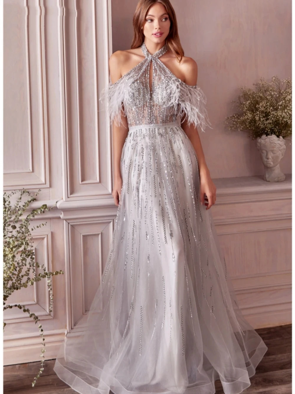 

Elegant Prom Dresses A-Line Evening Dress Feather Decorate Sexy Ball Gowns Lace Appliques Floor Length Robes Vestidos De Gala