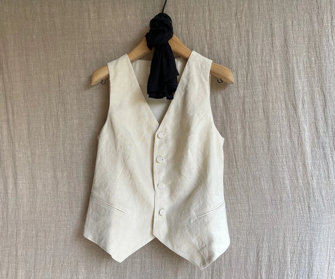 

Эксклюзивный льняной жилет для владельца магазина, женский модный жилет Emp Body High Densi, лето 2023, цвет с v-образным вырезом и пуговицами