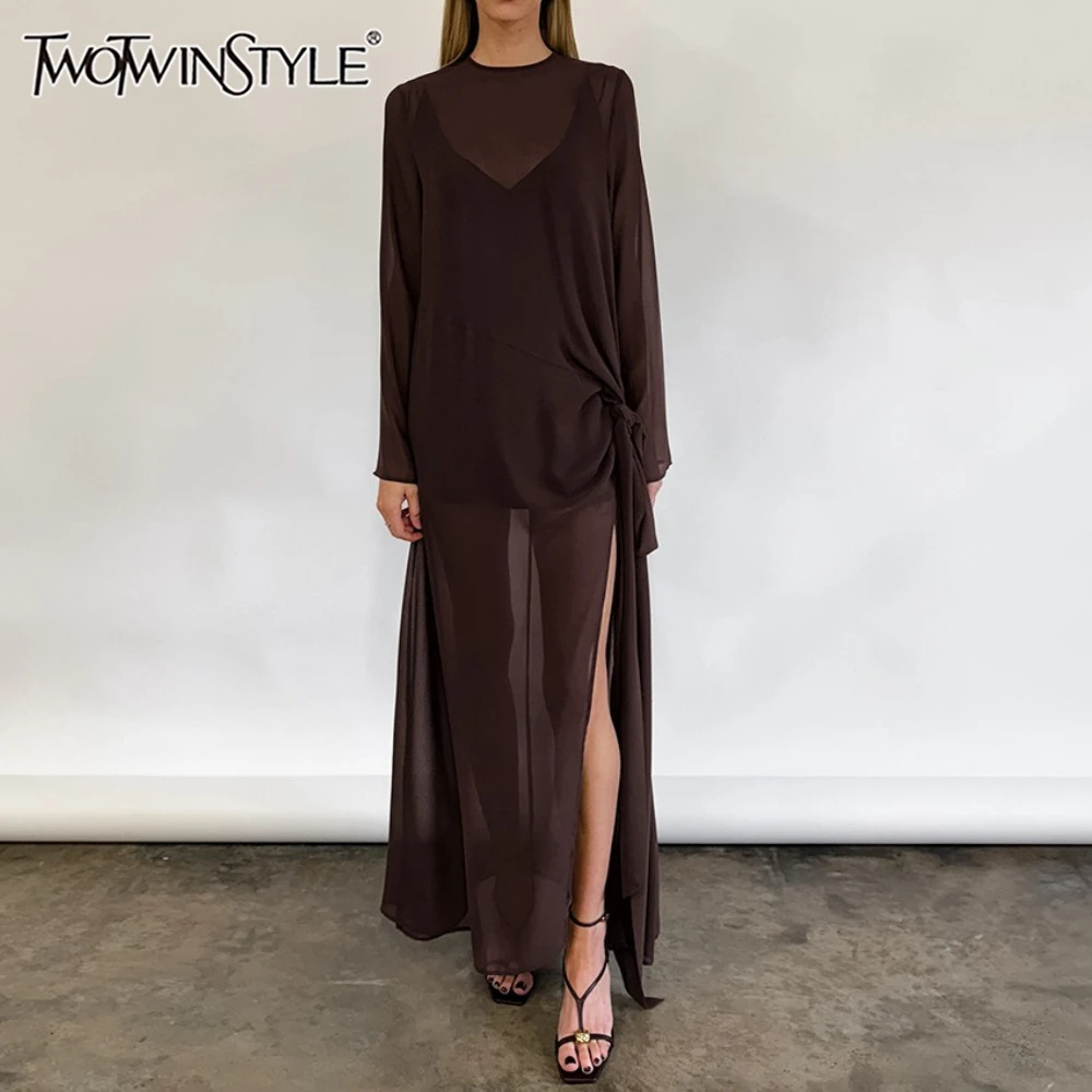

TWOTWINSTYLE Коричневое свободное платье с кружевными вставками и шнуровкой, шикарное, с круглым вырезом, длинными рукавами, повседневный дизайн, женское, осенняя мода, новинка