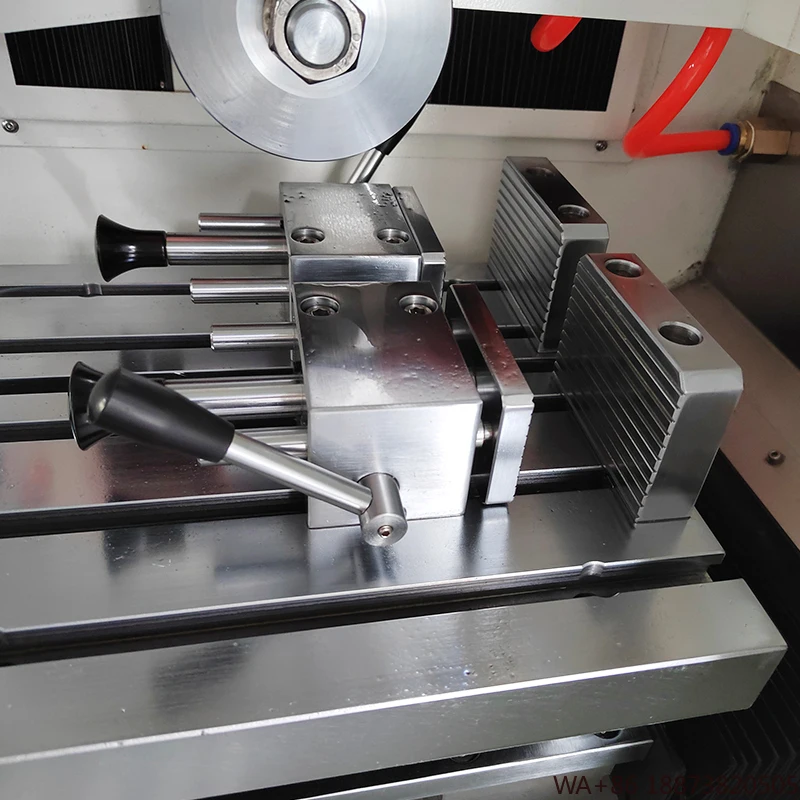 آلات القطع تصميم مخصص آلة القطع الأوتوماتيكية اليدوية مع نظام التبريد معالجة المعادن الفعالة #3