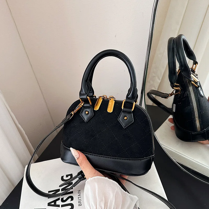 Neue Wildleder Shell Tasche frauen Raute Design Tragbare Schulter Messenger Tasche Nische Hohe Sinn