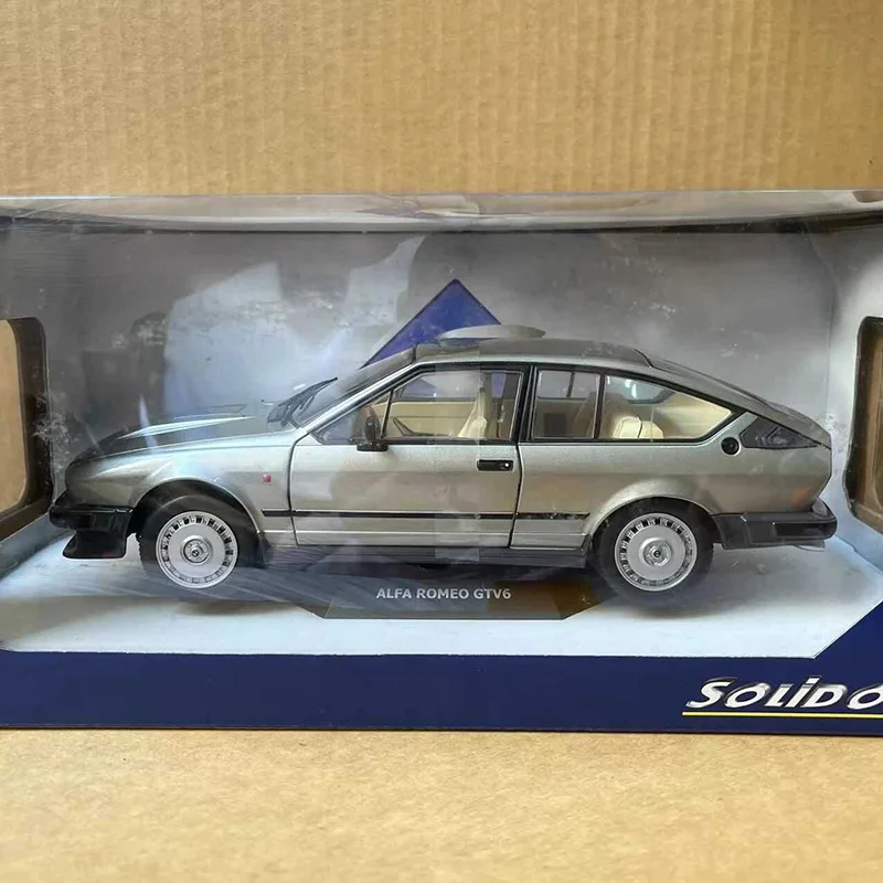 SOLIDO 1/18 Scale ALFA Romeo Alloy Car Model Collection Ornaments